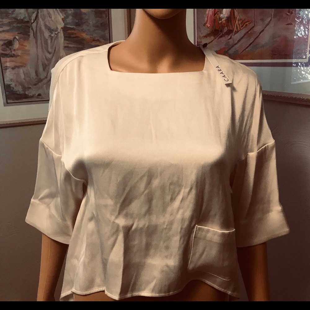 NWT CAARA cropped blouse